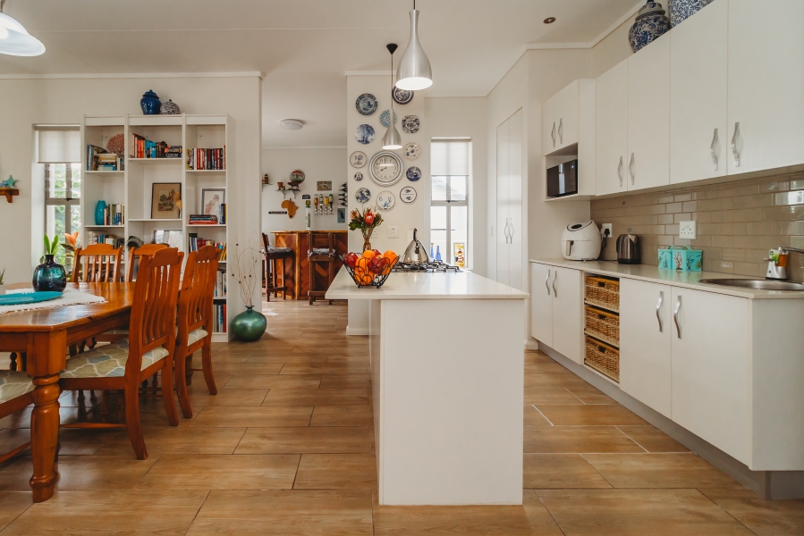 4 Bedroom Property for Sale in Mont Fleur Mountain Estate Western Cape